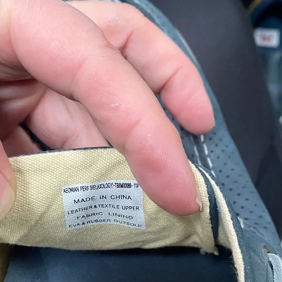 Tommy Bahama’s - Men's Navy Boat Shoes - Picture 3 of 3